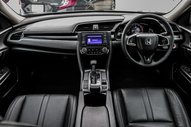 
								HONDA CIVIC FC 1.8 E 2017 full									