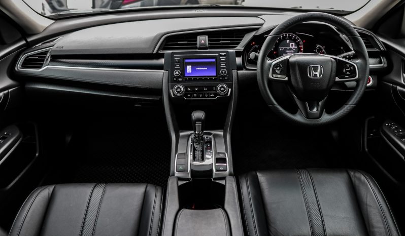 
								HONDA CIVIC FC 1.8 E 2017 full									