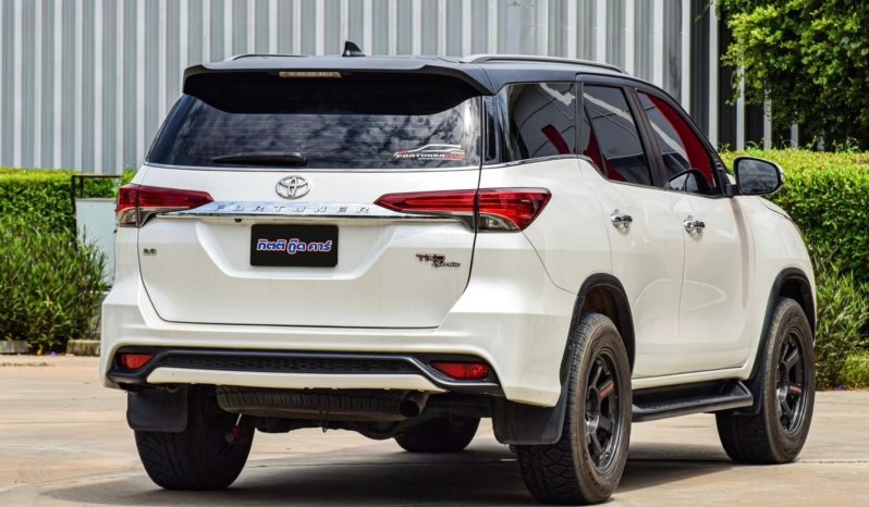 
								TOTOTA FORTUNER 2.4 V 2016 full									