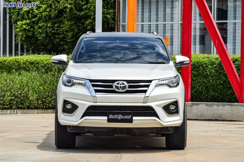 
								TOTOTA FORTUNER 2.4 V 2016 full									