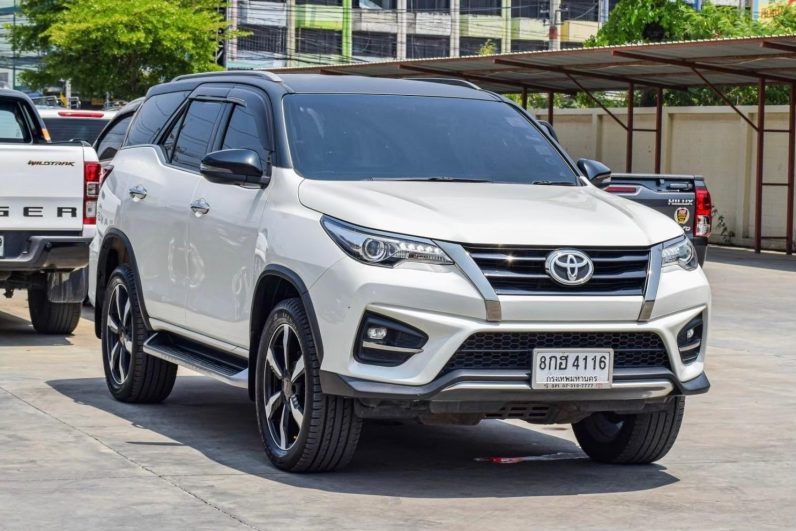 
								TOYOTA FORTUNER 4WD 2.8 TRD SPORTIVO Black Top 2019 full									