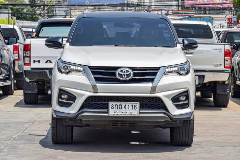 
								TOYOTA FORTUNER 4WD 2.8 TRD SPORTIVO Black Top 2019 full									