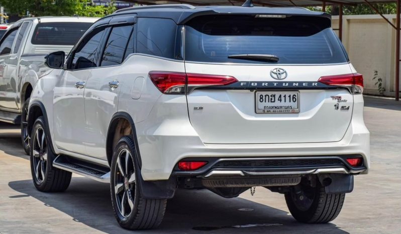 
								TOYOTA FORTUNER 4WD 2.8 TRD SPORTIVO Black Top 2019 full									